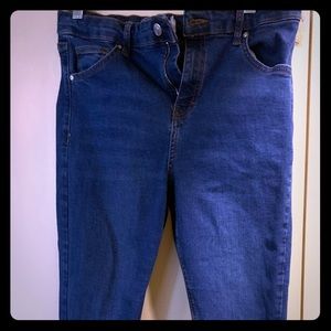 Topshop Jamie ankle jeans. They sell out fast!